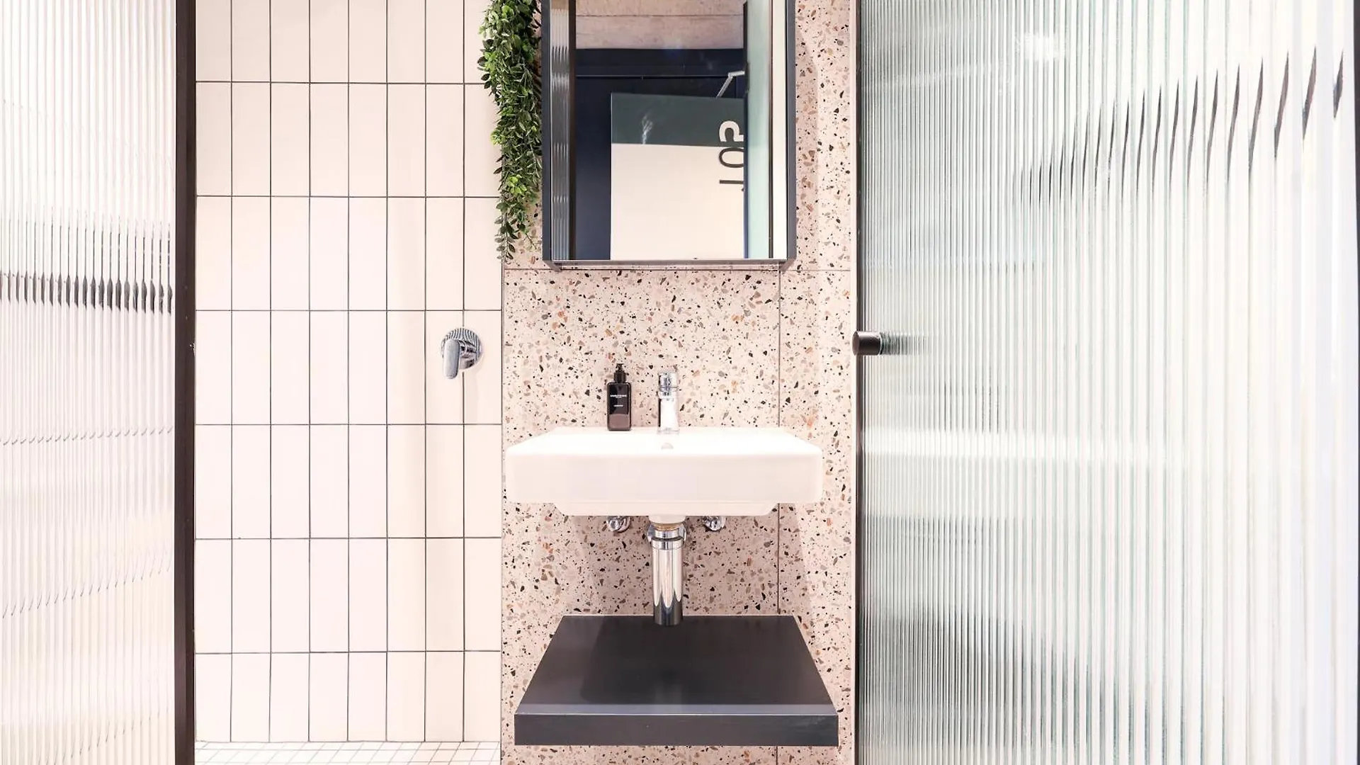 Three43 On B - Fluent Serviced Apartments Le Cap