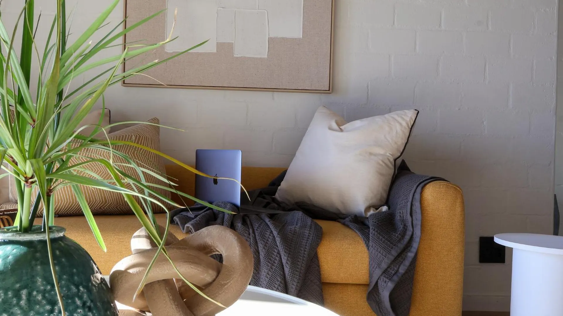 Three43 On B - Fluent Serviced Apartments Le Cap