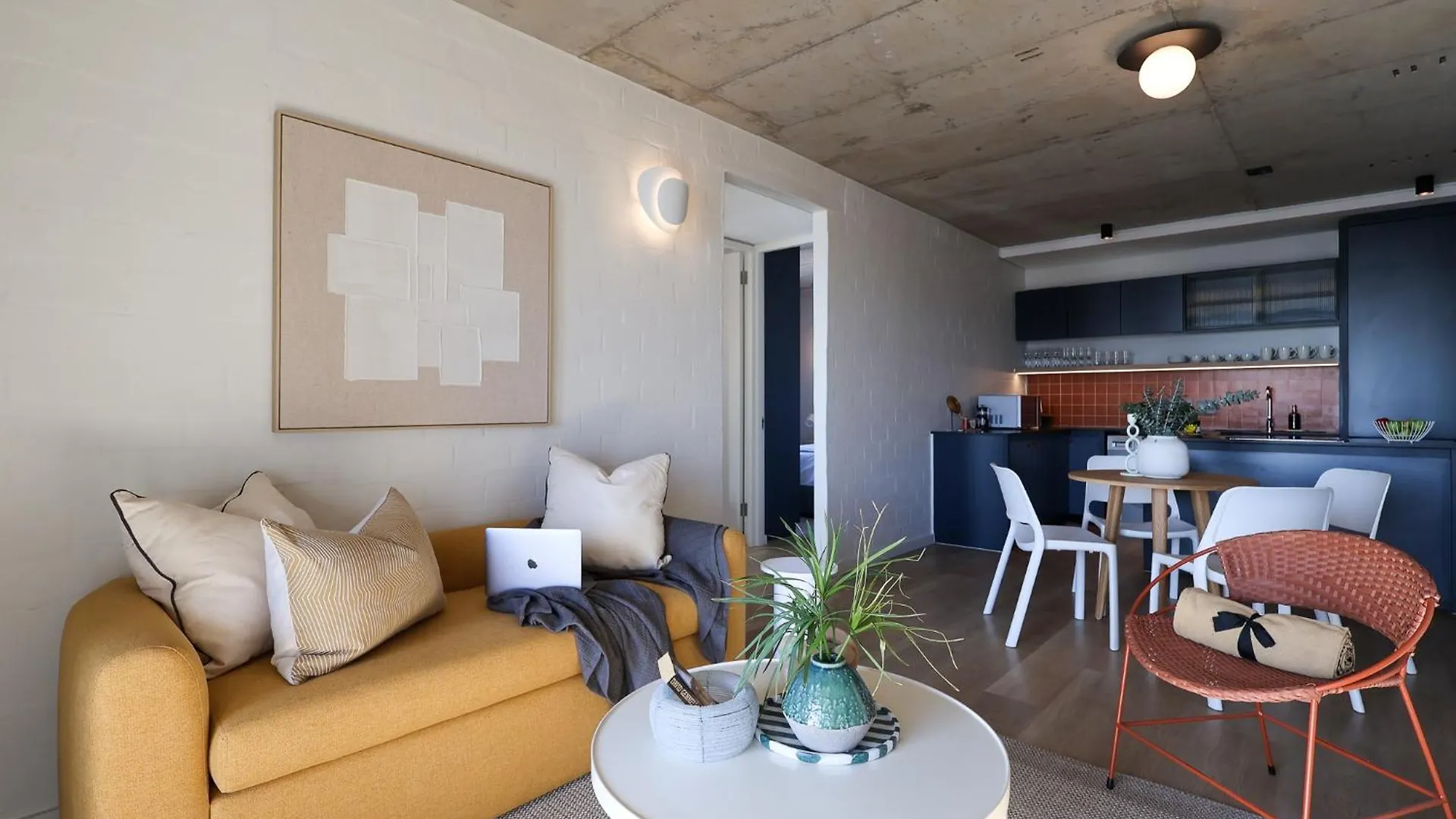 Three43 On B - Fluent Serviced Apartments Le Cap