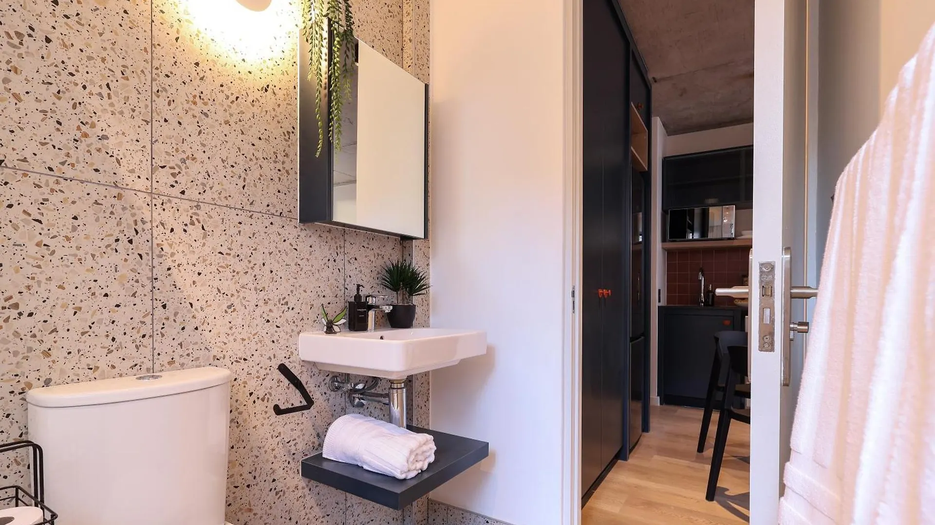 Three43 On B - Fluent Serviced Apartments Kapstadt