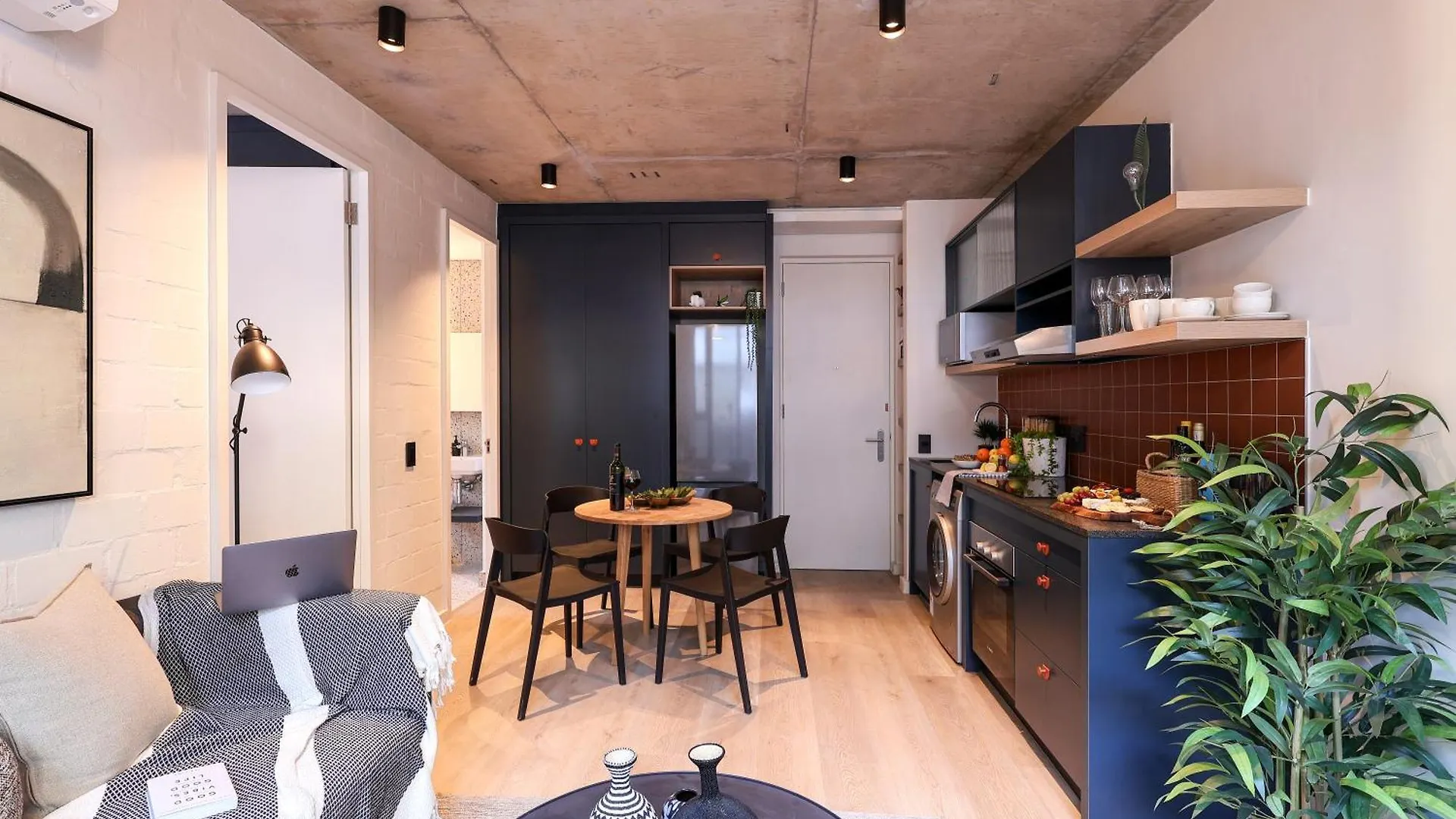 Three43 On B - Fluent Serviced Apartments Cape Town