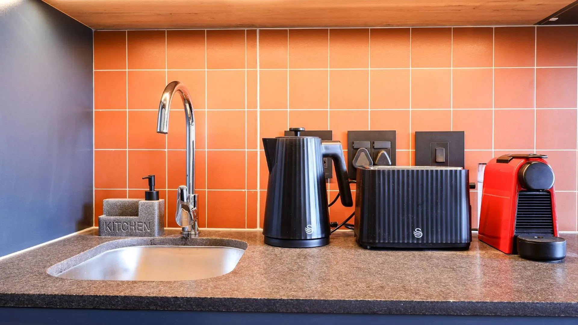 Three43 On B - Fluent Serviced Apartments Cape Town 0*,