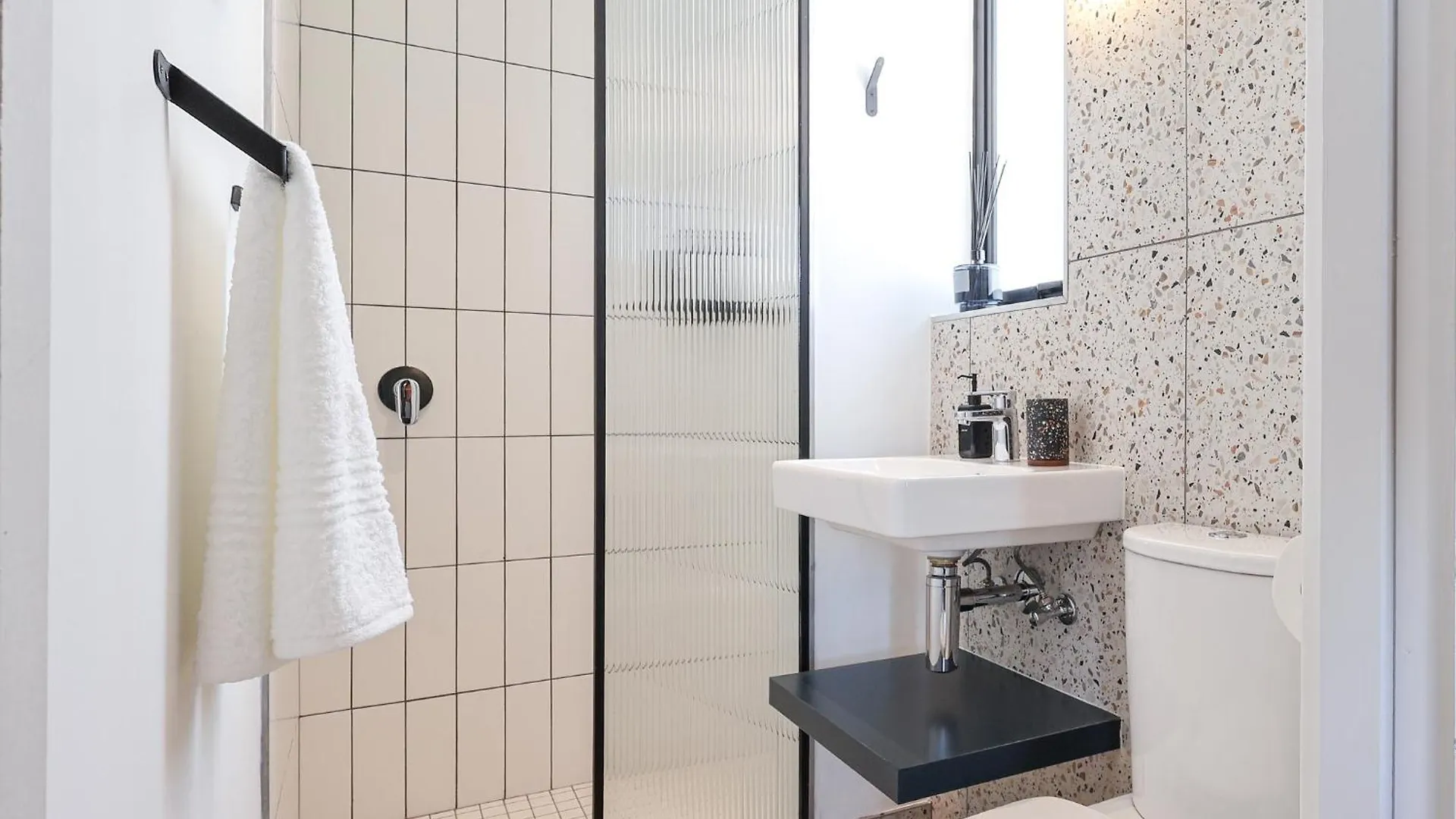 Three43 On B - Fluent Serviced Apartments Cape Town