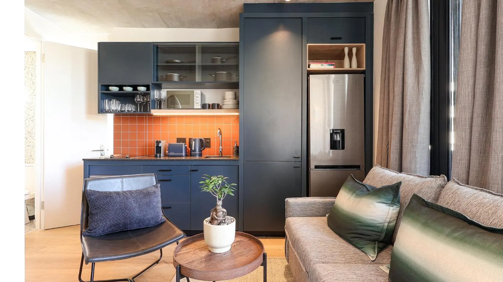 Three43 On B - Fluent Serviced Apartments Cape Town