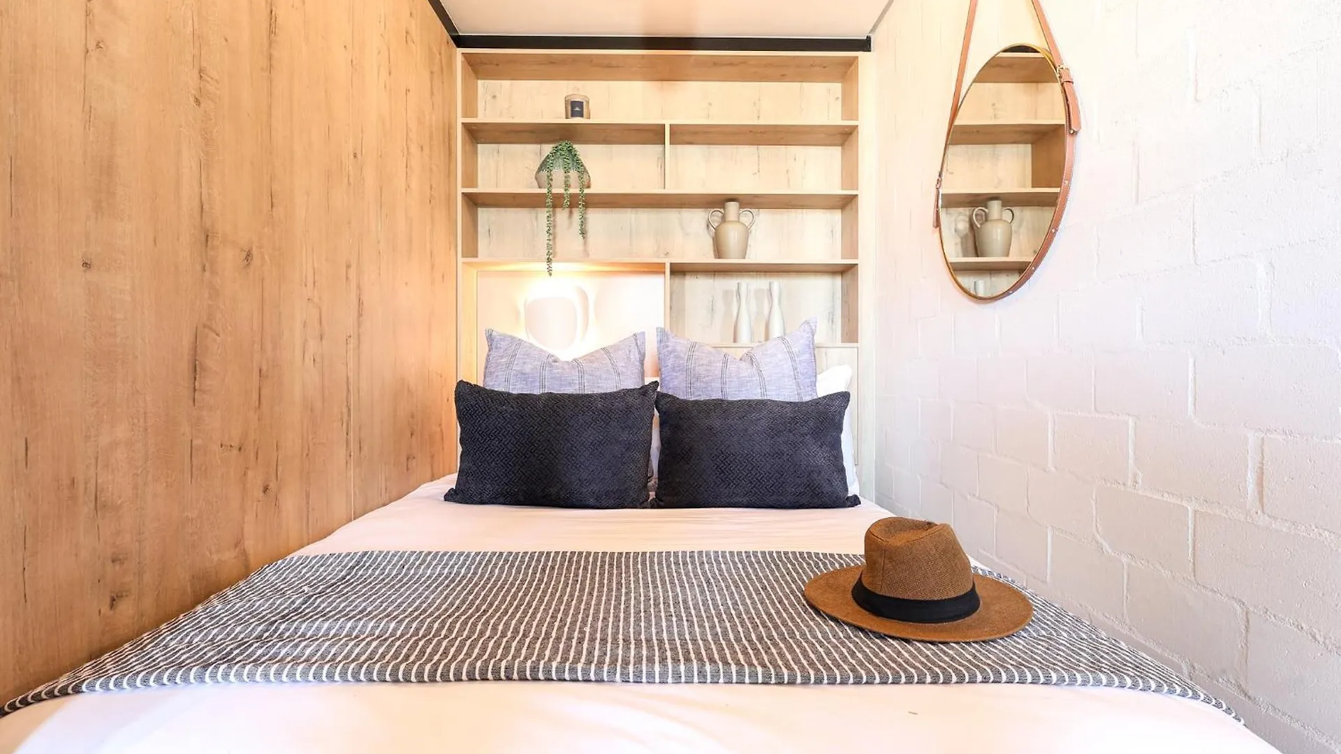 Three43 On B - Fluent Serviced Apartments Cape Town