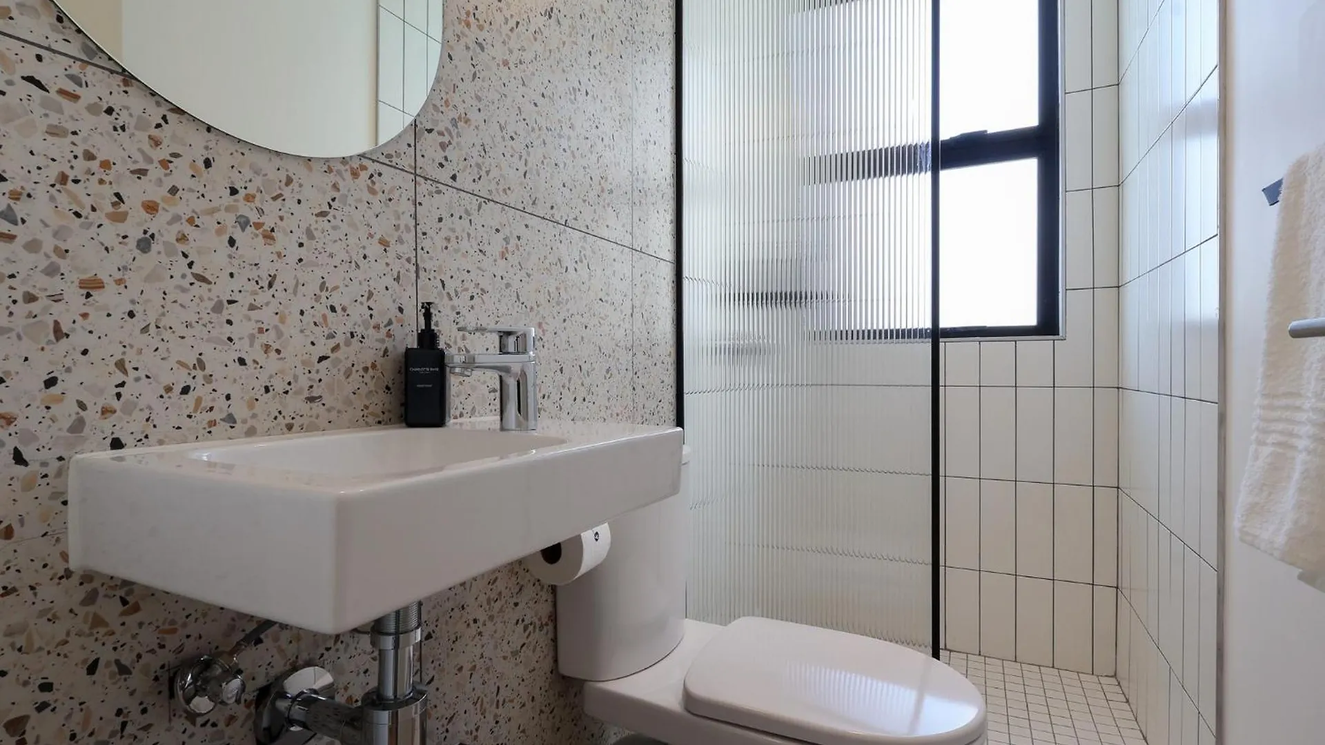 Three43 On B - Fluent Serviced Apartments Cape Town South Africa