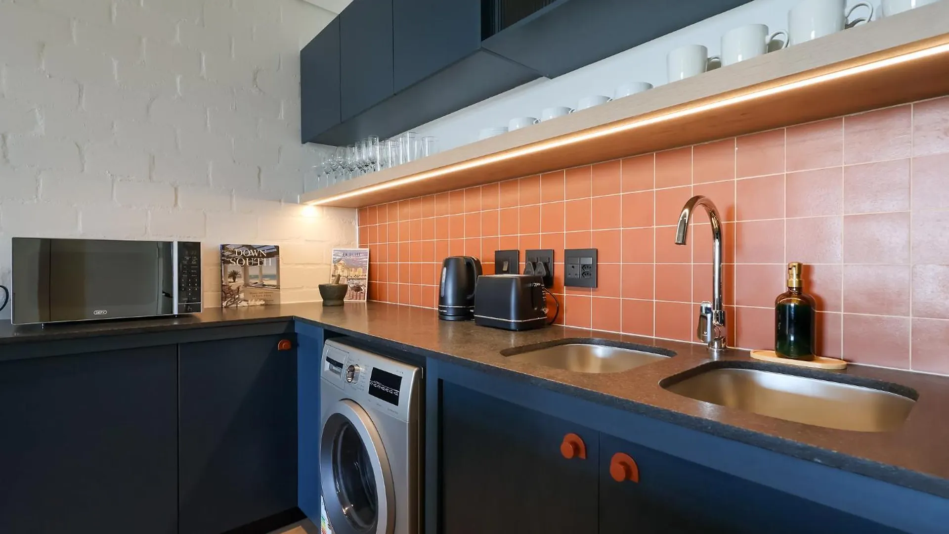 Three43 On B - Fluent Serviced Apartments Cape Town