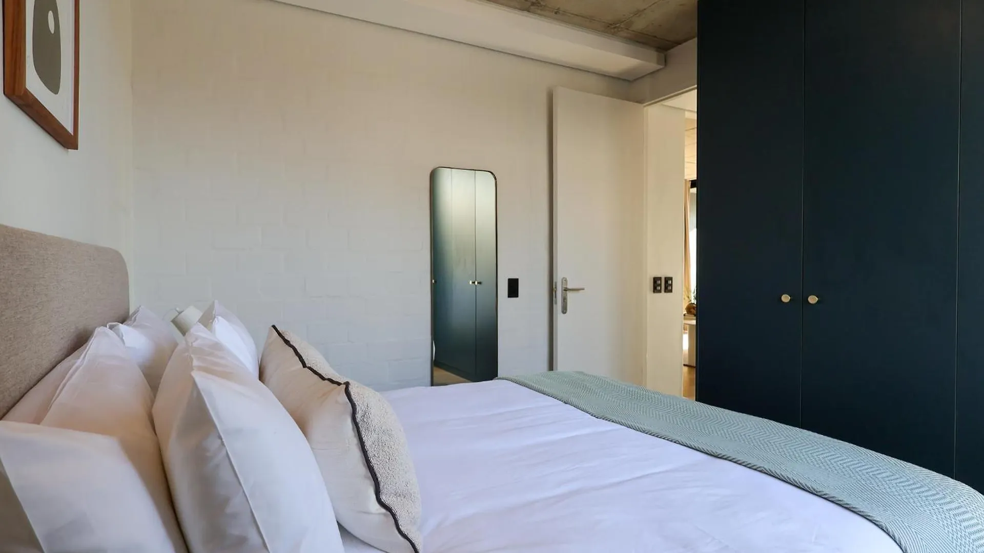 Three43 On B - Fluent Serviced Apartments Cape Town